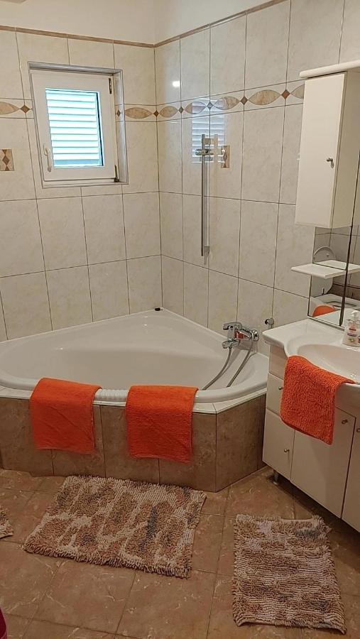 Apartmani Katarina Mundanije المظهر الخارجي الصورة